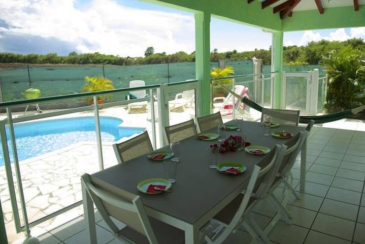 Parc de vacances pour 6 personnes, avec vue ainsi que piscine et jardin, adapté aux familles en Guadeloupe - 3