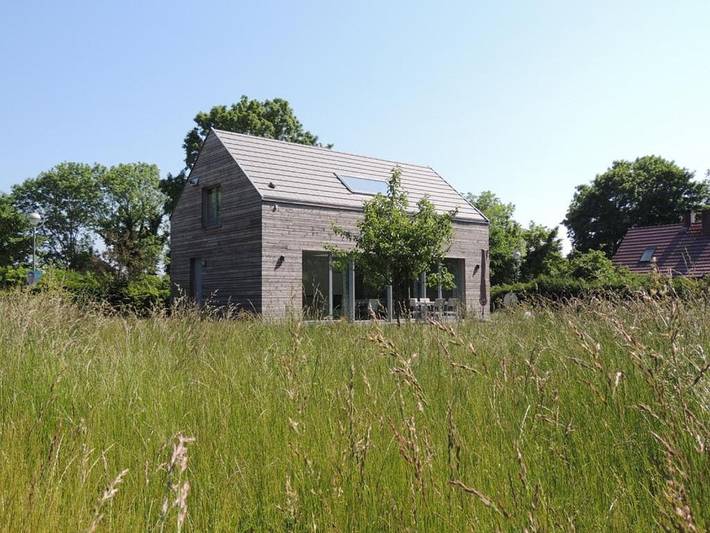 Ferienhaus für 4 Personen, mit Balkon und Terrasse sowie Garten und Sauna in Putgarten
