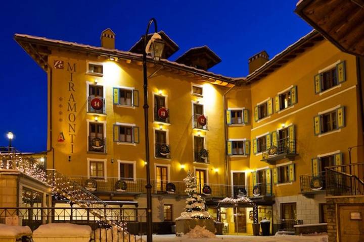 Hôtel pour 2 personnes, avec terrasse ainsi que sauna et piscine, animaux acceptés