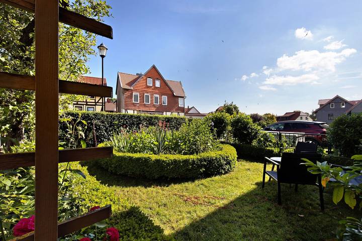 Appartement entier, Appartement 'Erdgeschoss' avec terrasse partagée, jardin partagé et Wi-Fi in Ilsenburg, Harzvorland