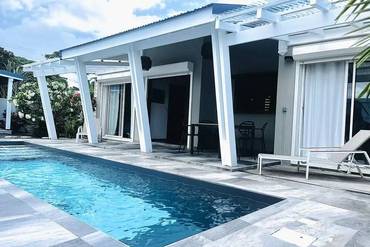 Chalet para 4 personas, con piscina y jardín - 1