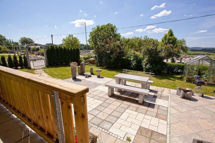 Ferienwohnung für 8 Personen, mit Sauna und Terrasse sowie Garten in Waldmünchen