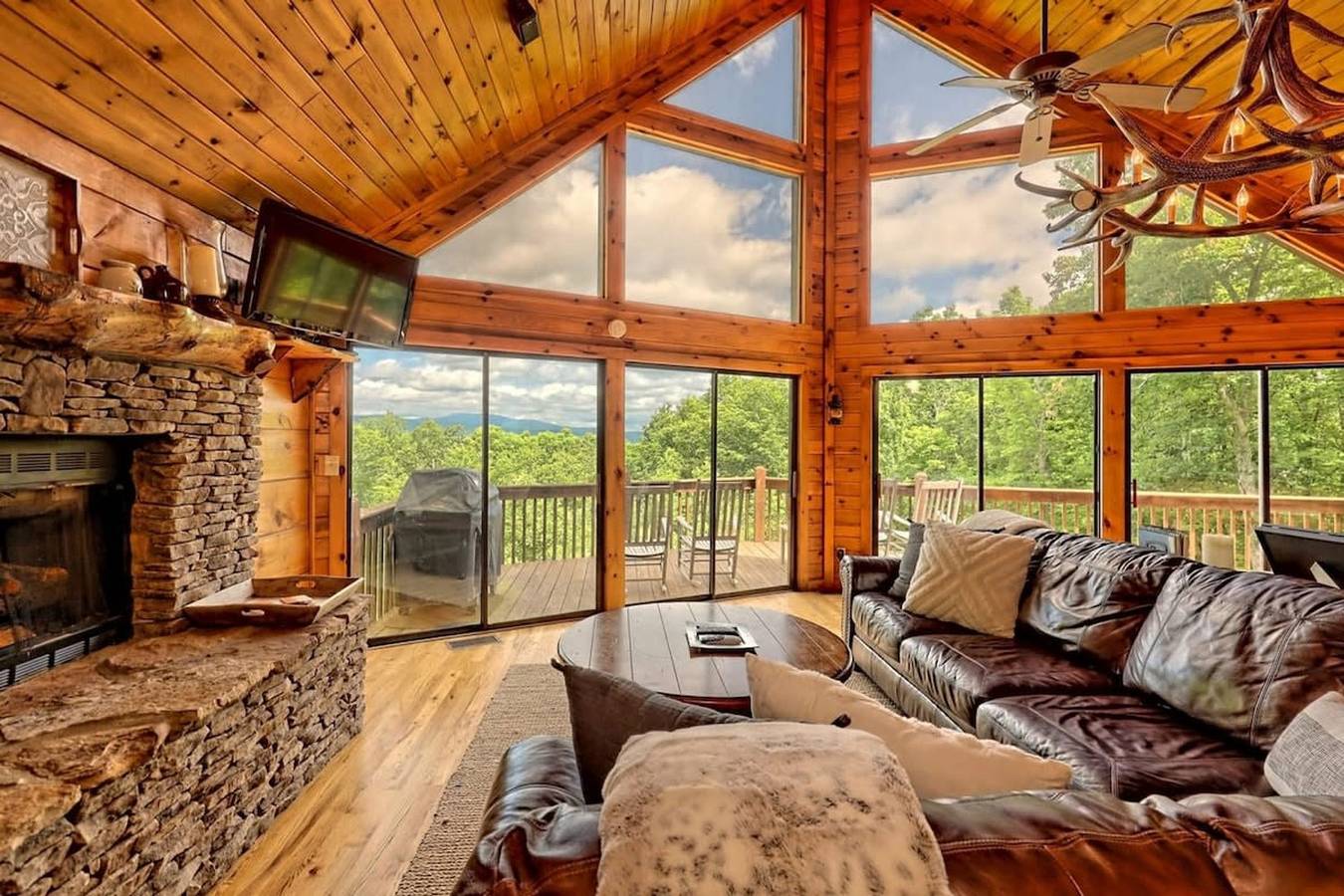 Hot Tub  3 Fireplaces  Mountain Views  Game Room in Foresta Nazionale Chattahoochee