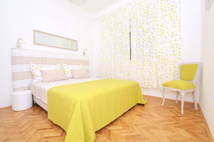 Ganze Wohnung, Lux Oasis w/ private Pool&Garden for 10+2 in Okrug Gornji, Trogir area in Okrug Gornji, Ciovo