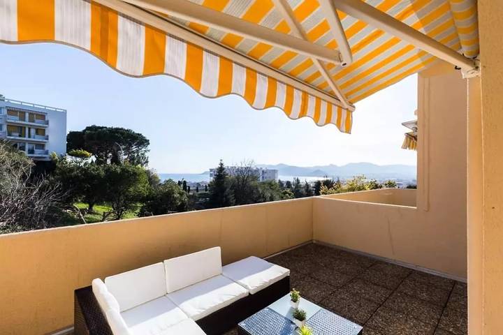 Gîte pour 4 personnes, avec terrasse et piscine dans Cannes La Bocca - 2