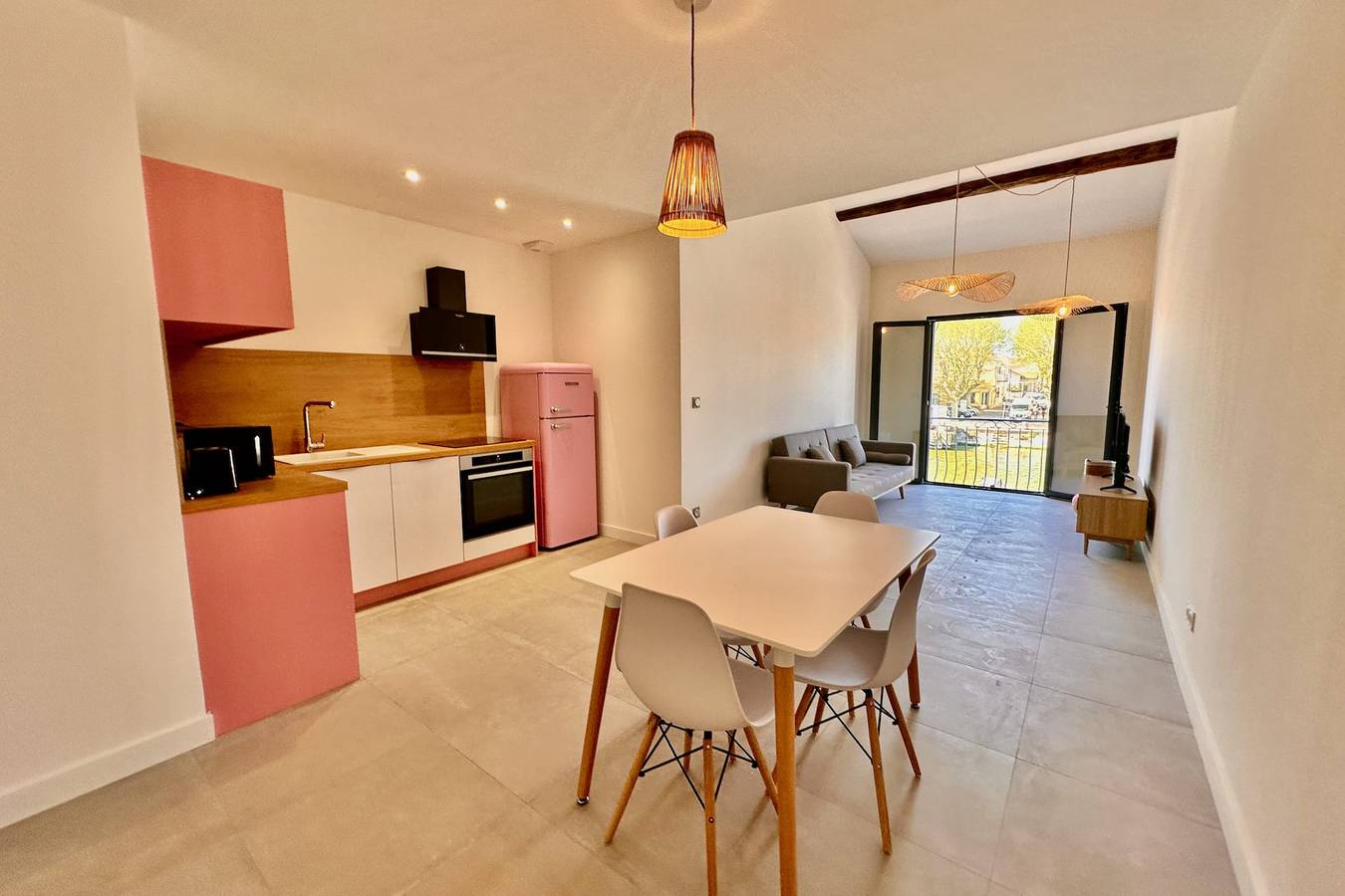 Ganze Wohnung, Ferienwohnung für 2 Personen mit Balkon in Le Grau-du-Roi, Côte d'Améthyste