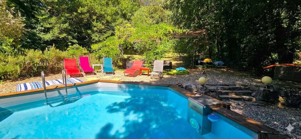 Apartamento de vacaciones para 2 personas, con jacuzzi y piscina además de terraza y jardín - 1