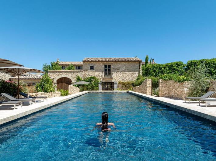 Chambre d’hôte pour 2 personnes, avec Terrasse et Jardin ainsi que Piscine et Vue