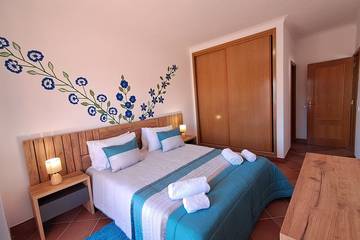 Villa for 8 People in Santa Maria, São Gonçalo de Lagos, Photo 2