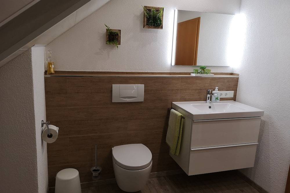 Ganze Wohnung, Schöne Ferienwohnung 90qm in Gebsattel, Taubertal