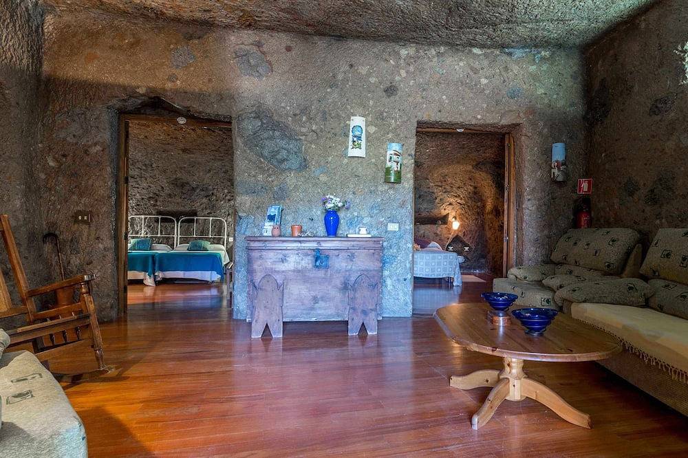 Las Margaritas Cave House in Artenara (municipality), North Gran Canaria