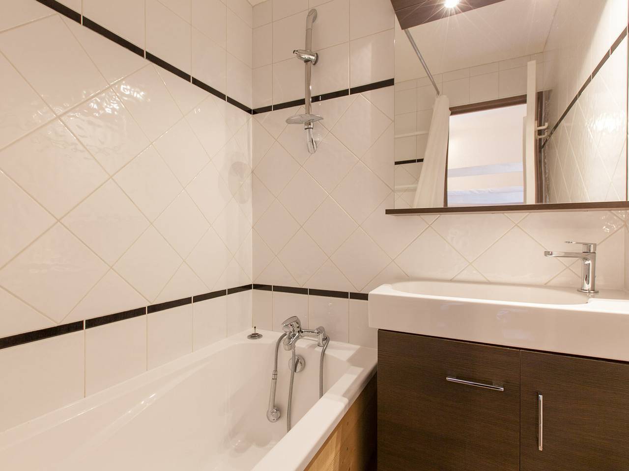 Entire studio, Studio for 4 with balcony, Wi-Fi and ski locker in Avoriaz in Morzine, Les Portes du Soleil