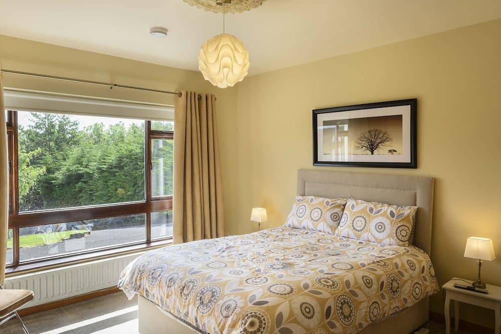 Neu renoviertes Haus mit 5 Schlafzimmern, 10 Schlafplätze, 3 Autominuten von Westport entfernt in County Mayo