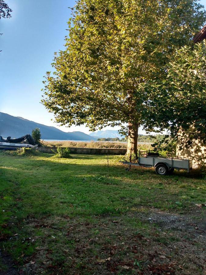 Gîte pour 2 personnes, avec jardin et vue sur le lac ainsi que terrasse et vue dans Grand Port (Aix-les-Bains) - 4