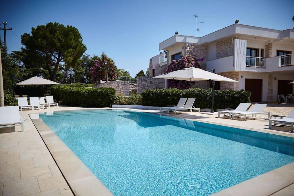 Villa D'Aprile Exclusive Luxury Villa with pool, Jacuzzi, Spa in Castellana Grotte, Provincia di Bari