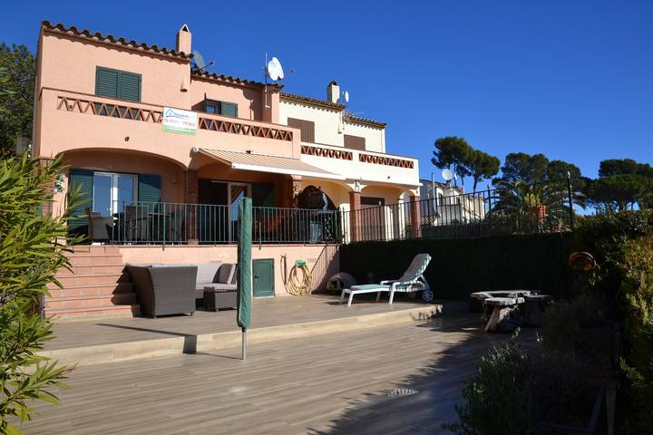 Casa rural para 6 personas, con Balcón y Terraza además de Jardín y Piscina en Serra de Daró