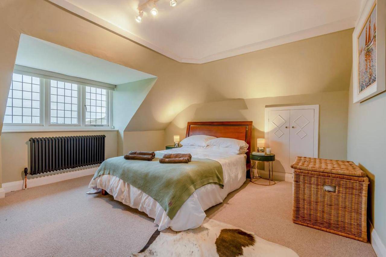 4 Bed in West Lulworth oc-b30393 in Lulworth Cove, Dorset