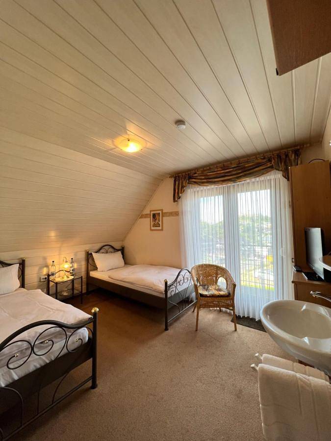 Gîte pour 2 personnes, avec jardin à Nürburg - 3