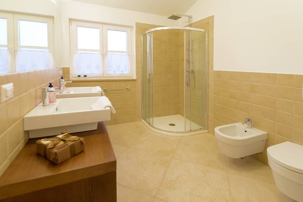 Exclusive Luxus-Villa mit Swimmingpool und Grill, ideal fur Familie in Sveti Lovreč Pazenatički, Zentralistrien
