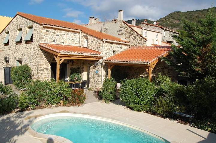 Location de vacances pour 8 personnes, avec Terrasse et Jardin à Sournia