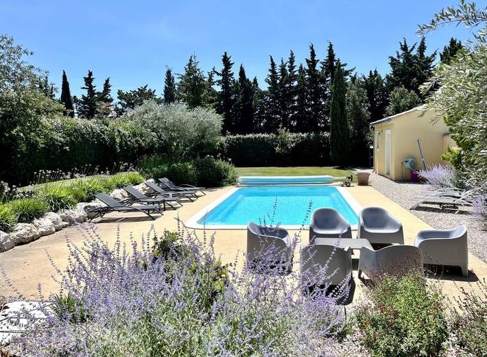 Gîte pour 6 personnes, avec terrasse ainsi que jardin et piscine à Pernes-les-Fontaines - 4