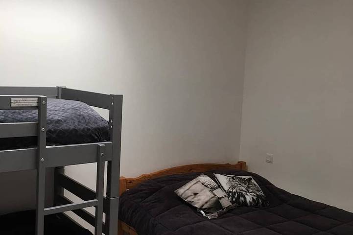 Location de vacances pour 20 personnes, avec jacuzzi et sauna ainsi que jardin et piscine à La Réorthe - 2