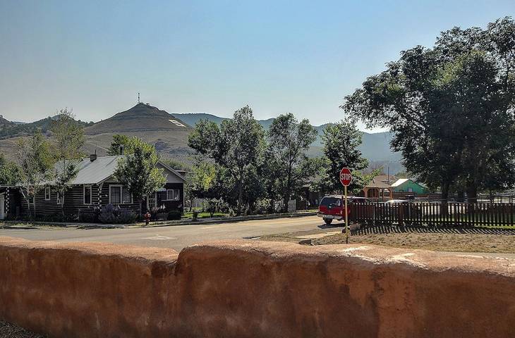 Vacation rental for 10 people, with yard and terrace as well as hot tub in Salida