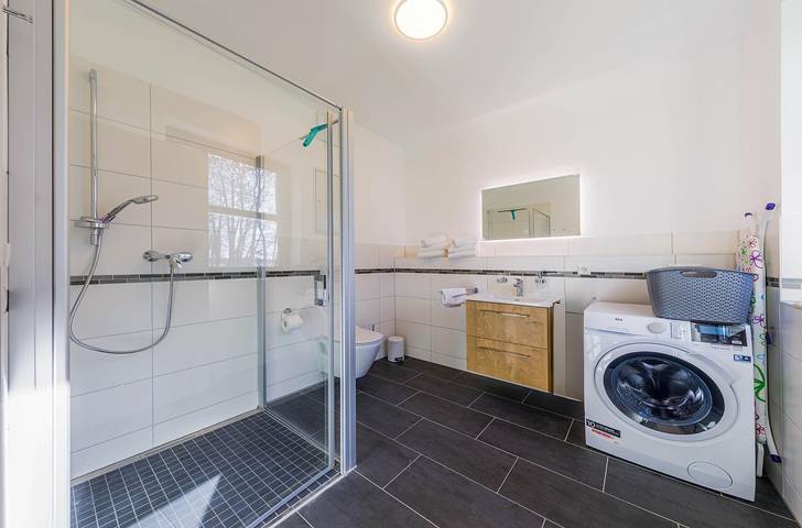 Apartamento entero, 5 Sterne Ferienwohnung „Wiesenschnecke“ in Krakow am See in Am Wadehäng, Krakow am See