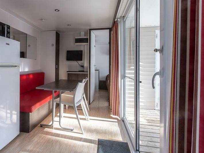 Camping Les Alouettes - Mobilheim 5 personen - Exzellenz + 2 Badezimmer in La Chaize-Giraud, Loire-Tal