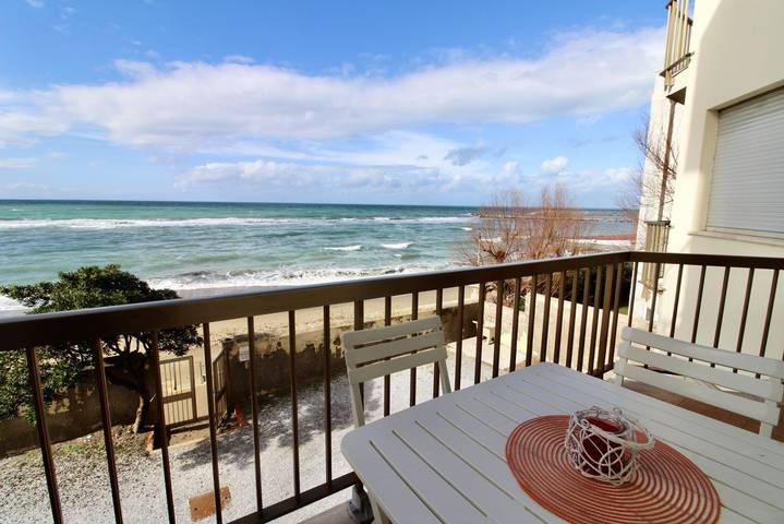 Ferienwohnung für 3 Personen, mit Balkon/Terrasse und Meerblick in Italien