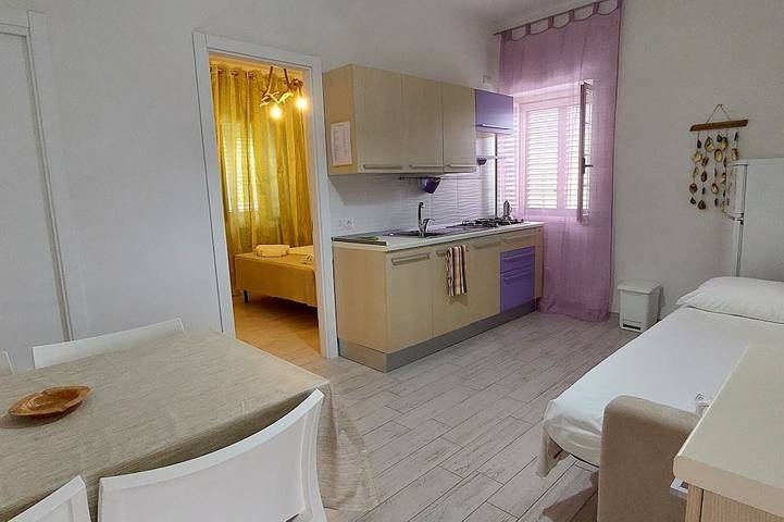 Gîte pour 4 personnes, avec piscine et balcon ainsi que jardin et jacuzzi à Peschici - 4
