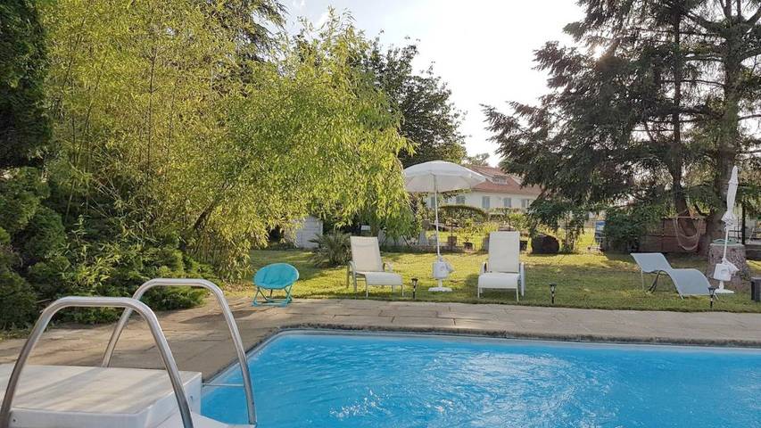 Gîte pour 2 personnes, avec terrasse et jardin à Saint-Médard-d'Eyrans - 2