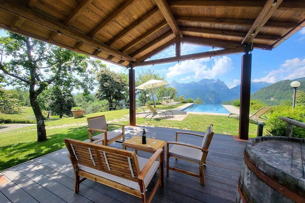 Restauriertes Bauernhaus mit privatem Pool, unschlagbarer Aussicht und Wifi! in Castelnuovo di Garfagnana, Garfagnana