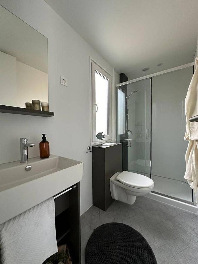 Camping Kozarica Mobile Homes in Ciuleanu-Veres Beach, Pakostane