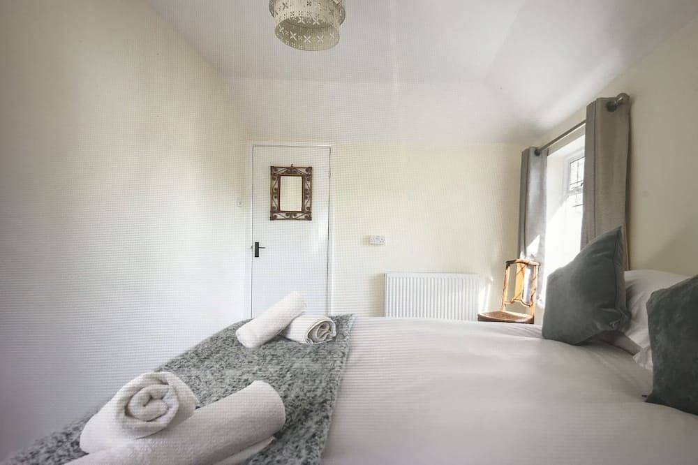 Delightful New Forest Cottage in Idyllic Village in Lyndhurst, Hampshire