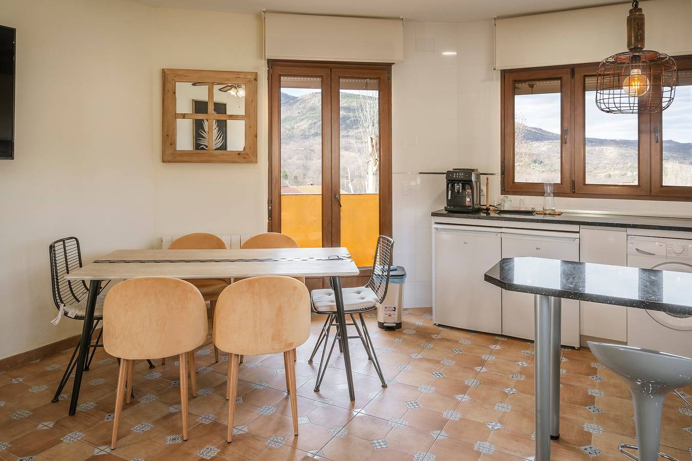 El Encanto del Alberche, 'Casa 2' com vista para a montanha, piscina partilhada e acesso Wi-Fi in Villanueva de Ávila, Valle del Alberche