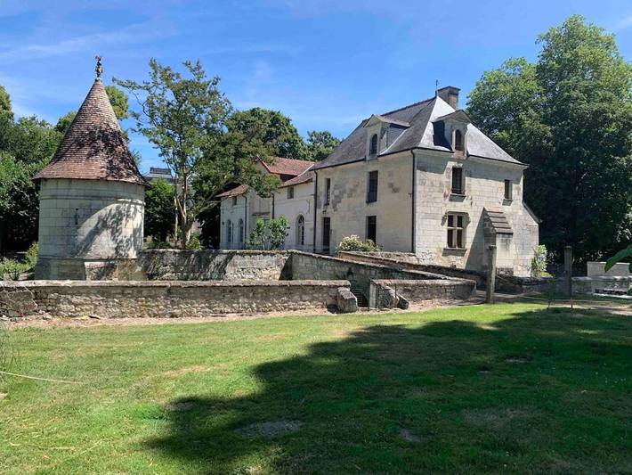 Location de vacances pour 7 personnes, avec Terrasse ainsi que Jardin et Vue à Parçay-sur-Vienne