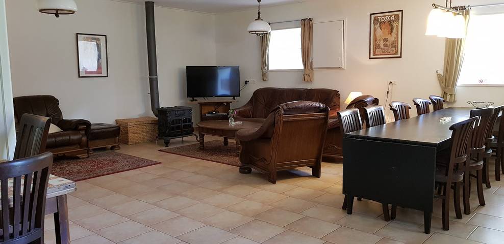 Gîte pour 12 personnes, avec jardin ainsi que piscine et terrasse à Avèze - 3