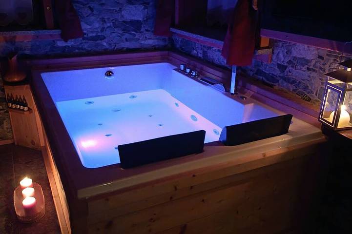 Ferienwohnung für 2 Personen, mit Whirlpool und Sauna sowie Balkon - 1