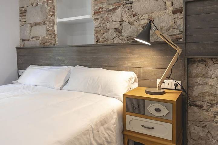 Ganze Wohnung, Bravissimo Rambla Eiffel 1, 2 Schlafzimmer, im Zentrum mit Blick auf den Fluss in Girona, Gironès