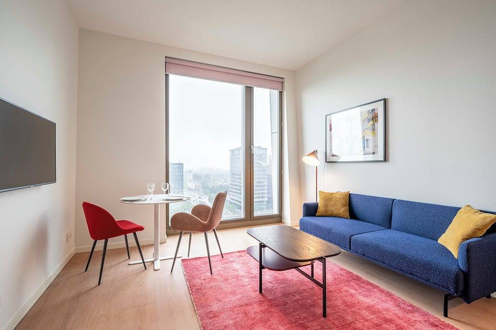 Indulge in Home-Like Comfort! 3 Modern Loft with Living Room and Full Kitchens! in Amsterdam Zuid, Noord-Holland