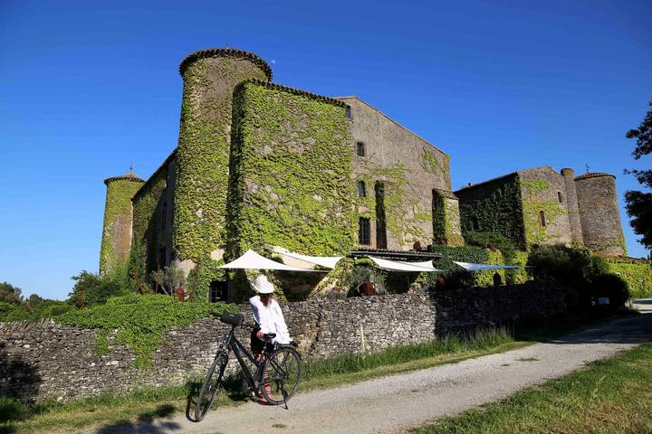 Gîte pour 6 personnes, avec terrasse et piscine