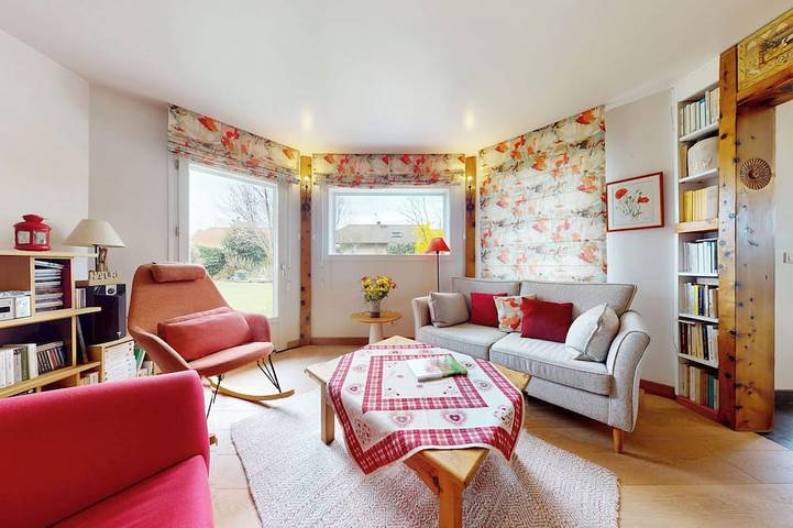 Location de vacances pour 9 personnes, avec jardin dans Vieugy