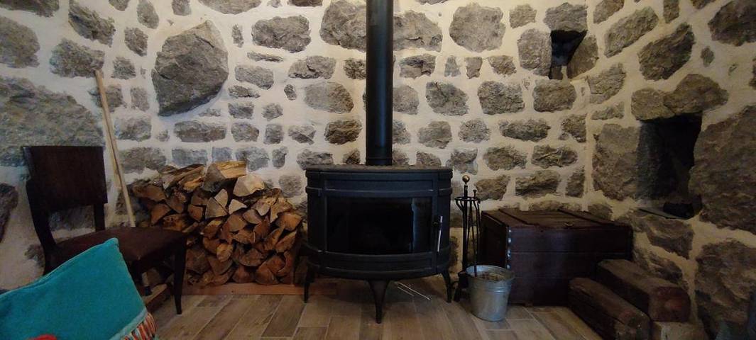 Location de vacances pour 2 personnes, avec vue et jardin à Saint-Agrève - 2