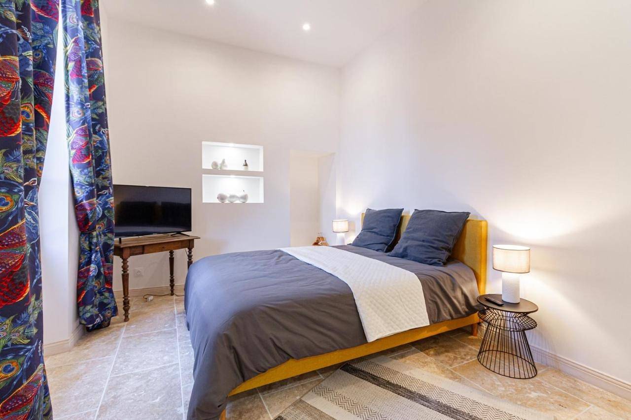 B&B du Couvent, chambre aux paons in Giroussens, Région de Castres