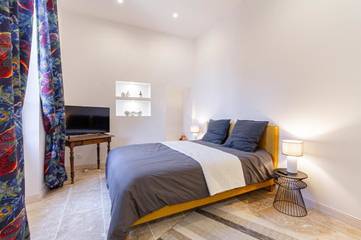 Location de vacances pour 2 personnes, avec jardin et terrasse à Giroussens