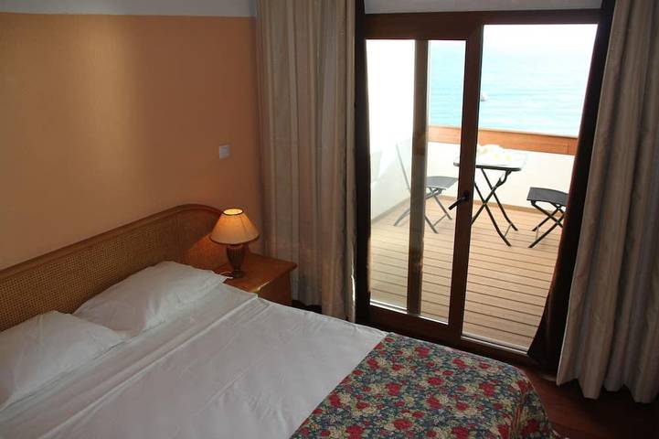 Ganze Wohnung, 1st Line Apartment 3 Schlafzimmer + 2 Badezimmer in Praia da Rocha, Portimão