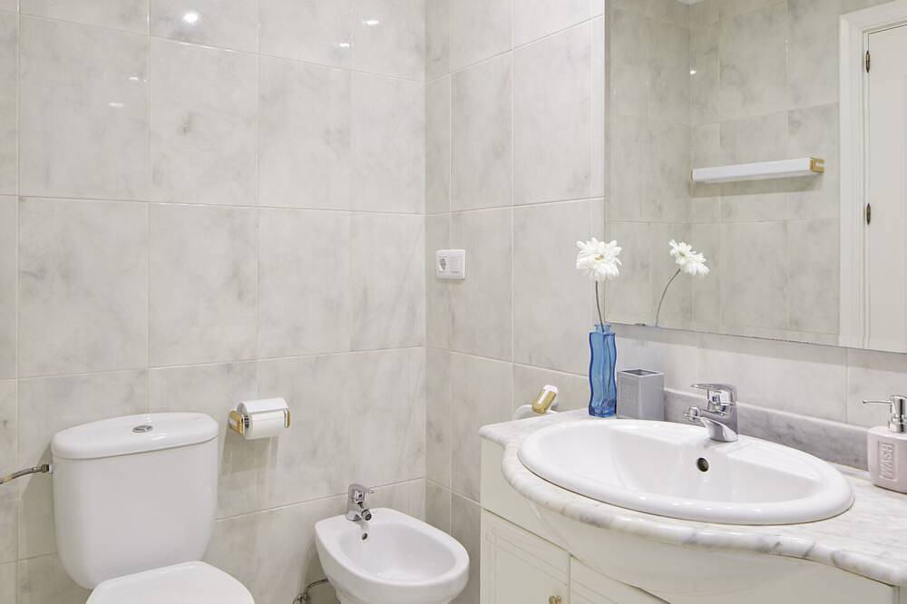 Entire apartment, Bengoetxea - Basque Stay in Playa de la Concha, San Sebastian