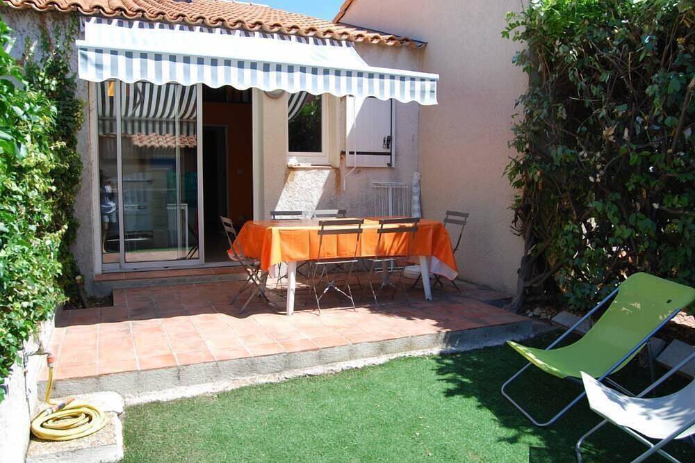 By the sea, house with garden in Sausset-les-Pins, Région d'Istres