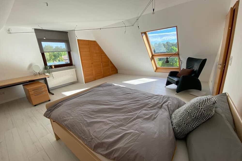 Ganze Wohnung, Große, Lichtdurchflutete Wohnung mit Dachterrasse und Sauna in Schloß Holte-Stukenbrock, Nordrhein-Westfalen